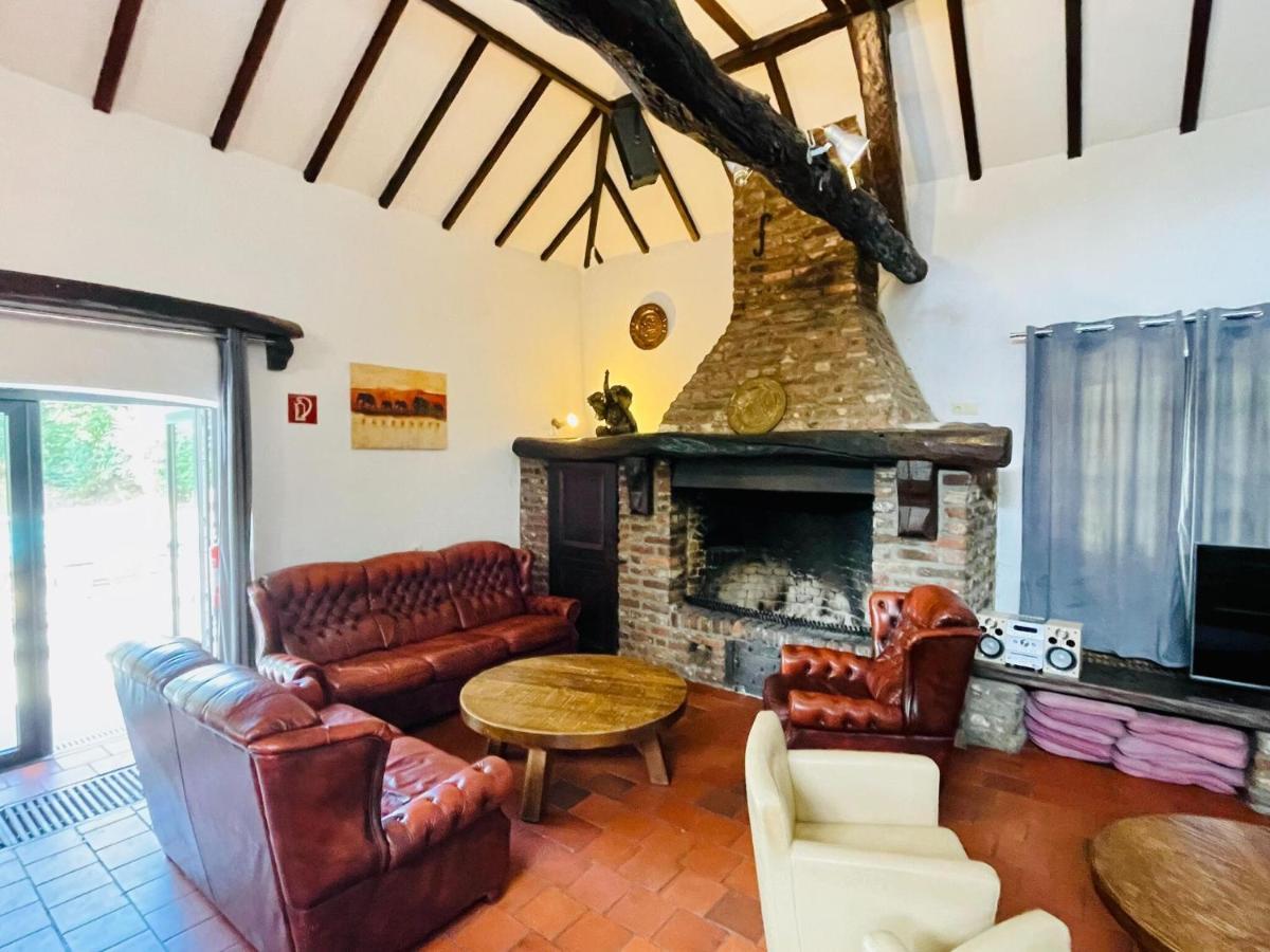 Magnificent Farmhouse In Sint Joost Екстер'єр фото