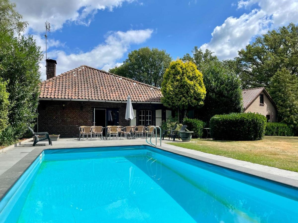 Magnificent Farmhouse In Sint Joost Екстер'єр фото