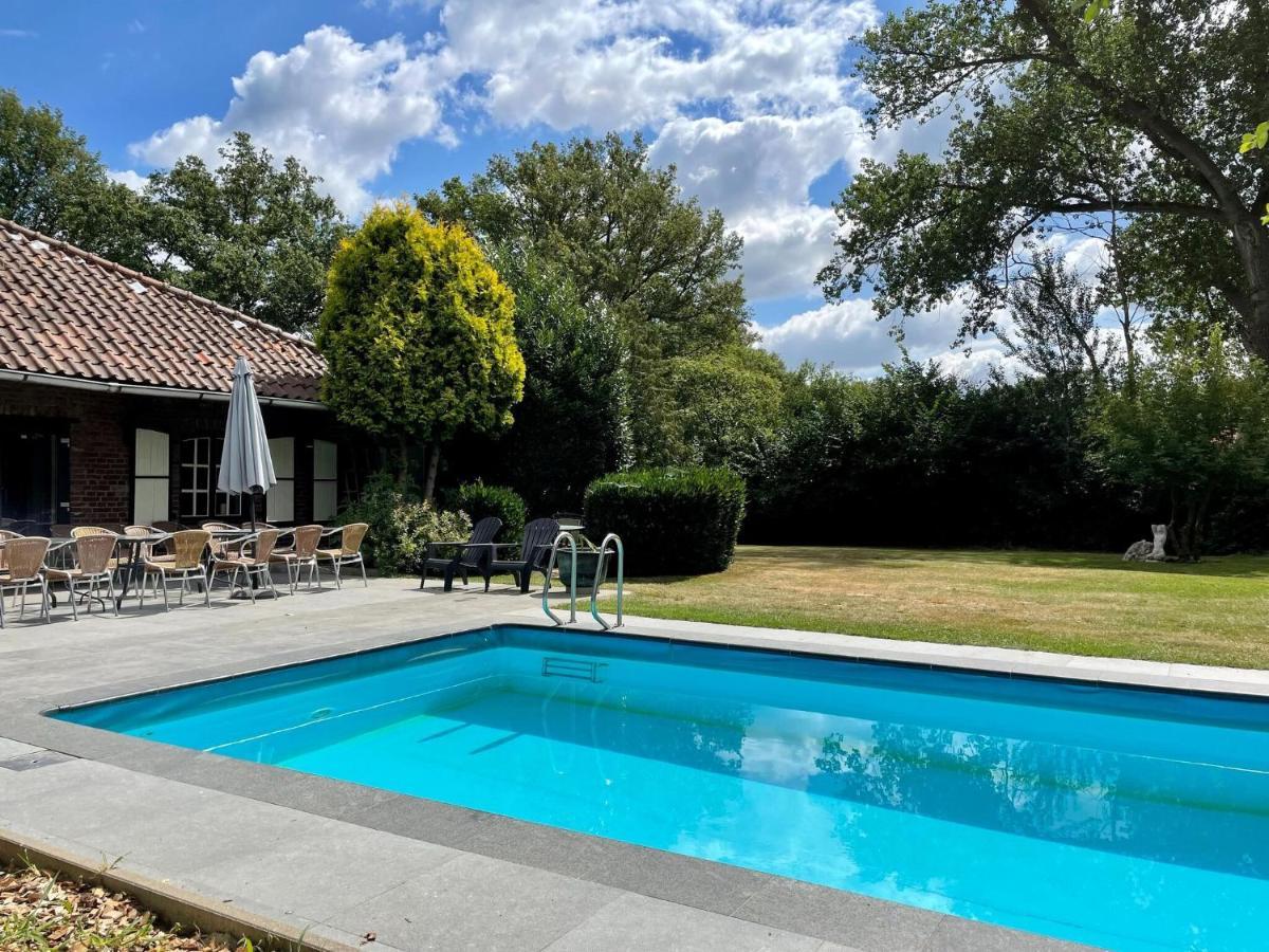 Magnificent Farmhouse In Sint Joost Екстер'єр фото