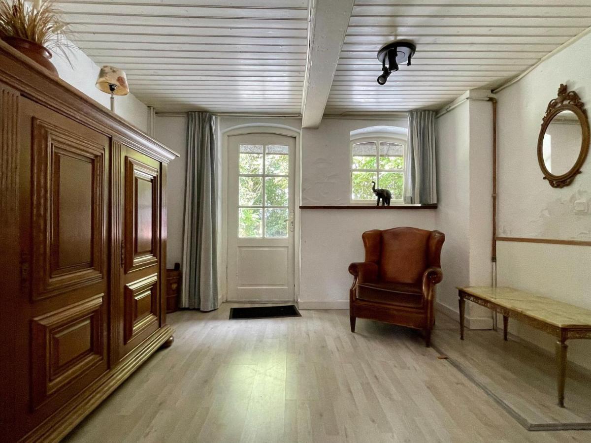 Magnificent Farmhouse In Sint Joost Екстер'єр фото